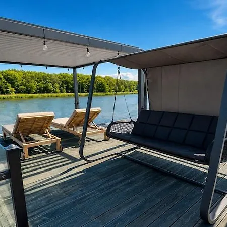 船屋 Boat House With Jacuzzi Dziwnów